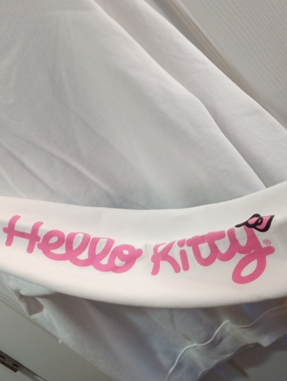 HELLO KITTY SANRIO SWEATSHIRT - Picture 6 of 6